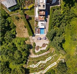 4 Bedroom Villa with Salt Water Pool, Private mini golf course and Rooftop Terrace near Opatija, Sleeps 8